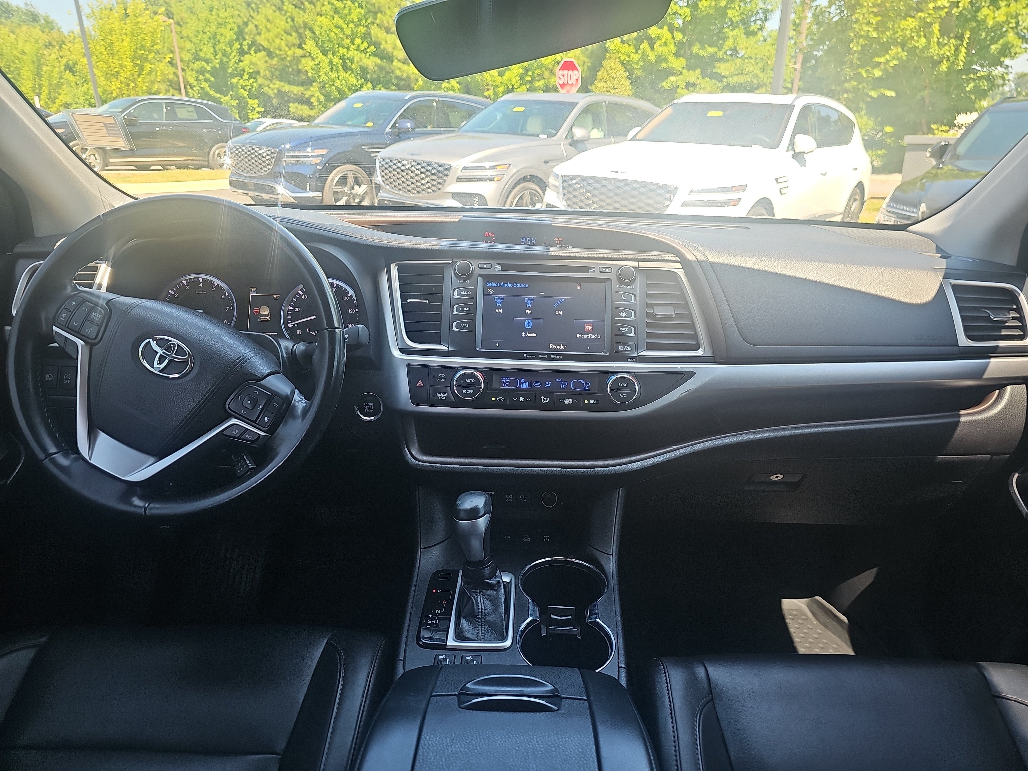 Used 2018 Predawn Gray Mica Toyota XLE image 31