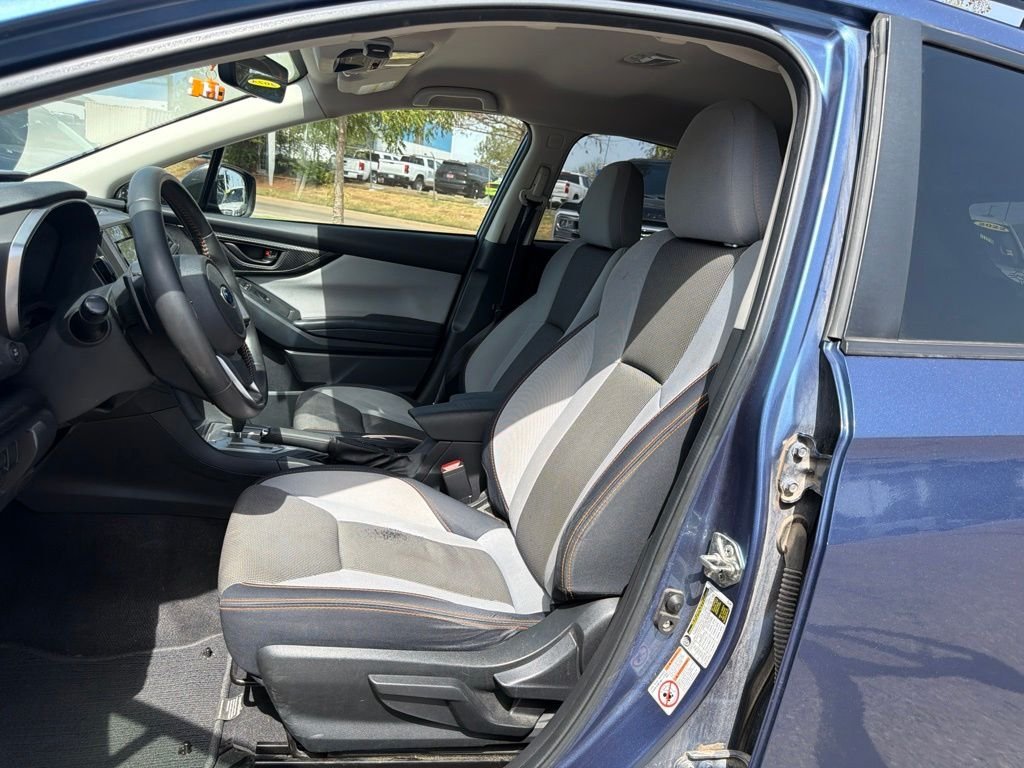 Used 2018 Blue Subaru 2.0i Premium image 11