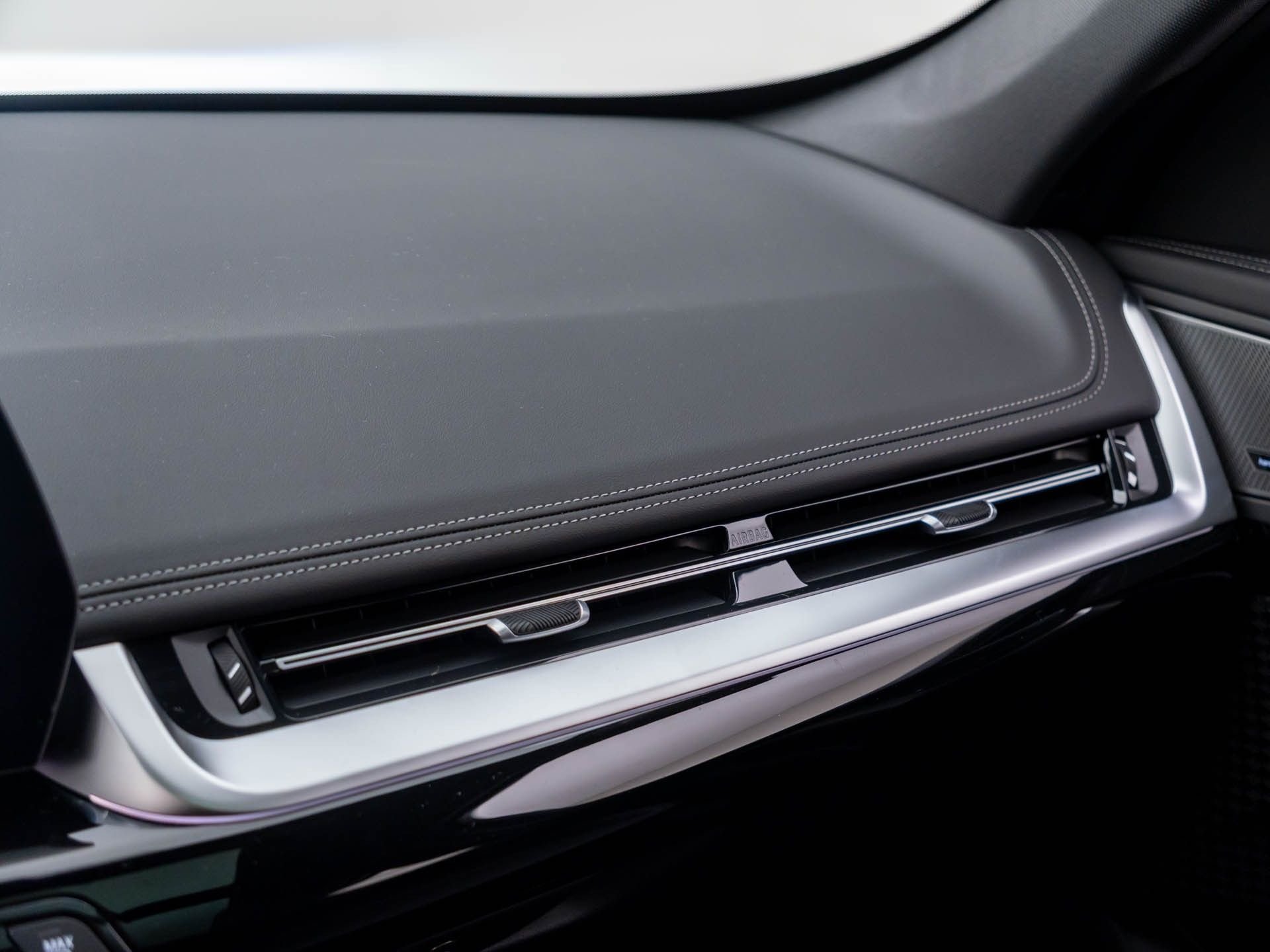 New 2026 Space Silver Metallic BMW xDrive28i image 30