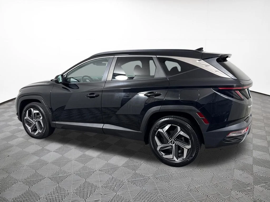 Used 2023 Black Hyundai SEL image 11