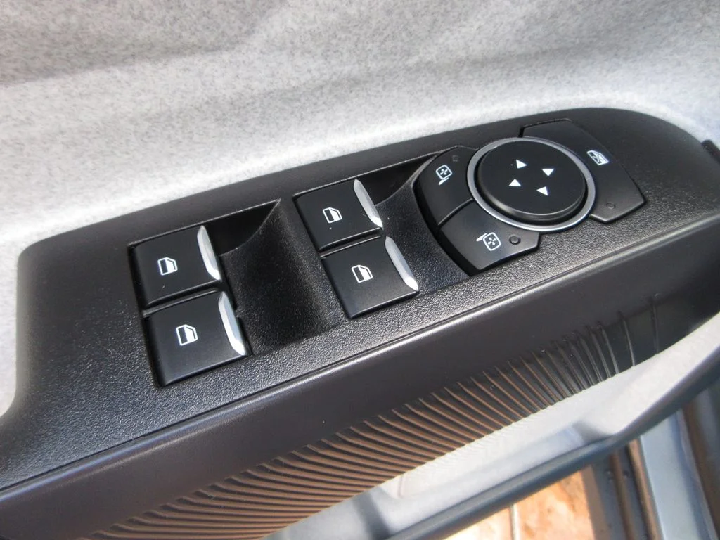 New 2026 Carbonized Gray Metallic Ford XLT image 10