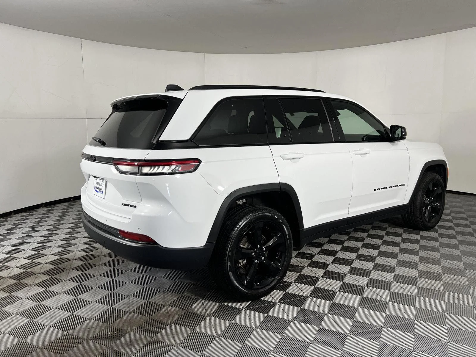 Used 2025 Bright White Clearcoat Jeep Limited image 9