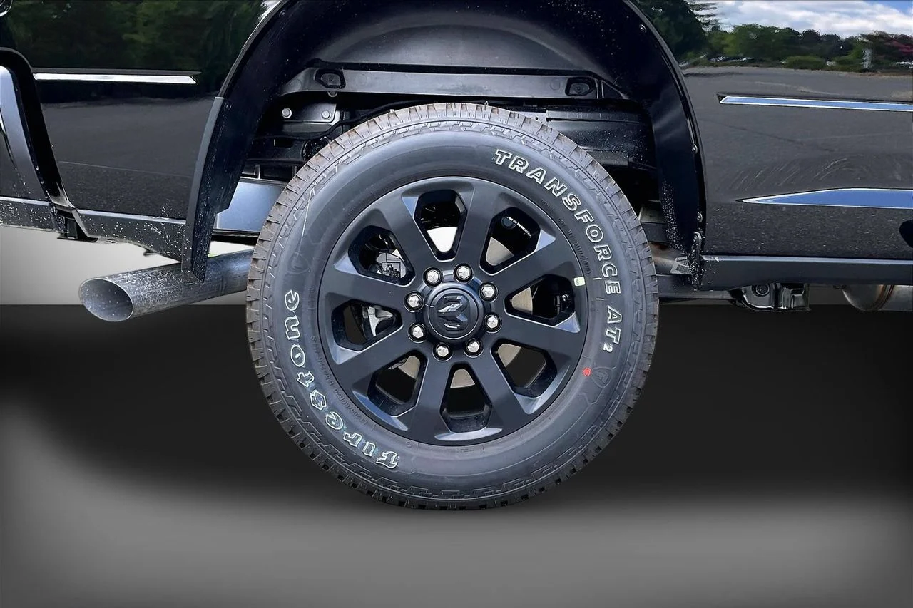 New 2026 Diamond Black Crystal Pearlcoat RAM  image 34