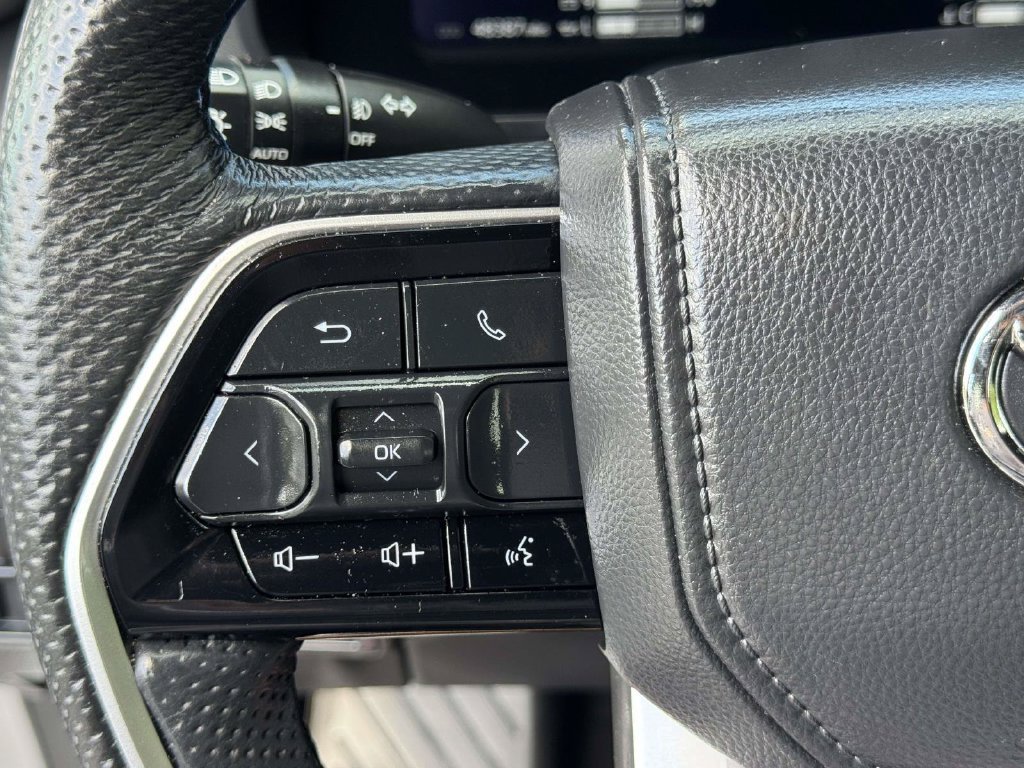 Used 2025 Silver Toyota Platinum image 12