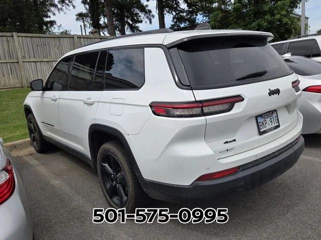 Used 2023 White Jeep Altitude image 6