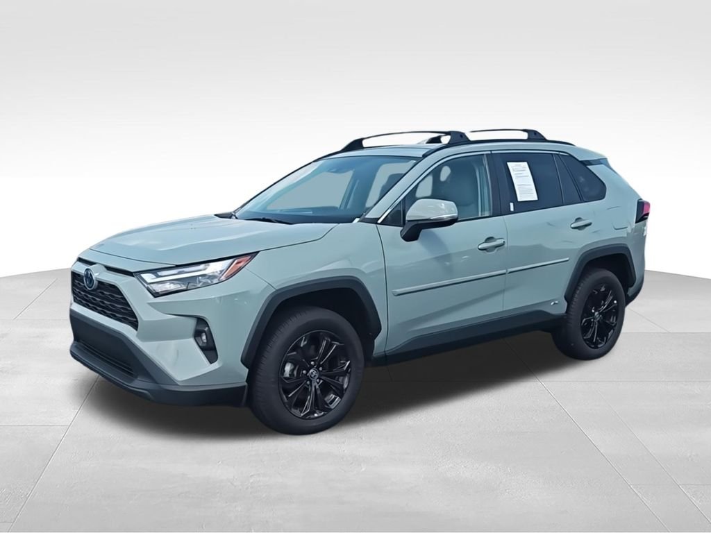 Used 2023 Gray Toyota XLE Premium image 4