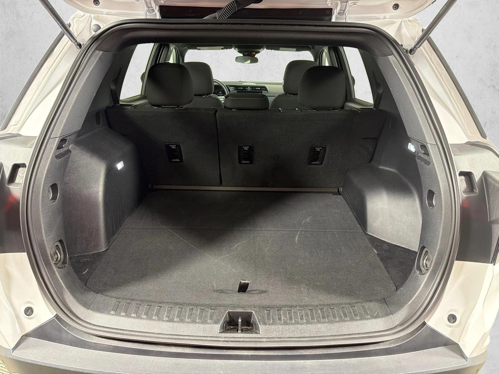 Used 2026 White GMC FWD Elevation image 19