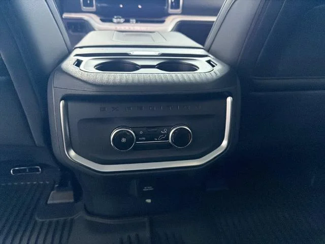 New 2027 Glacier Gray Metallic Tri-Coat Ford Active image 40