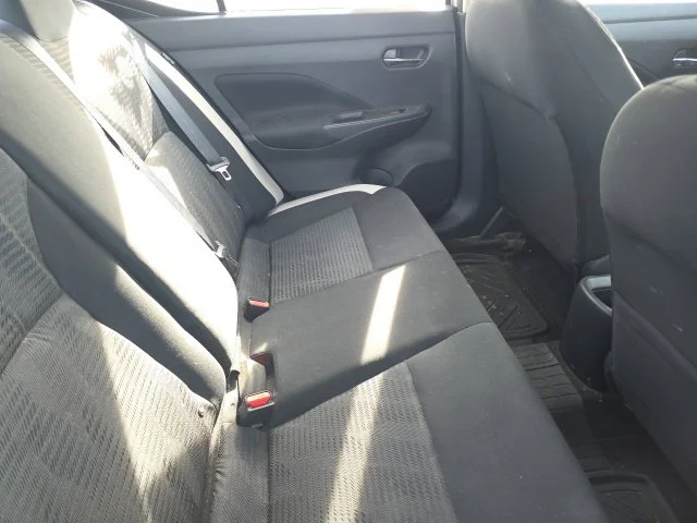 Used 2022 Silver Nissan 1.6 SV image 7