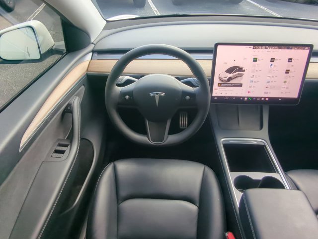 Used 2023  Tesla Performance image 19