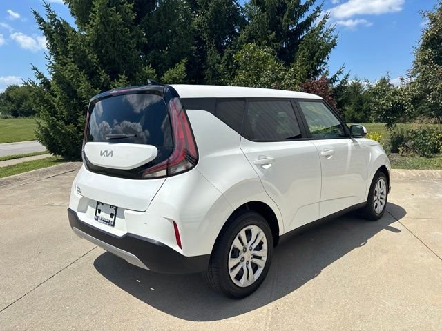 Used 2024 White Kia LX image 6
