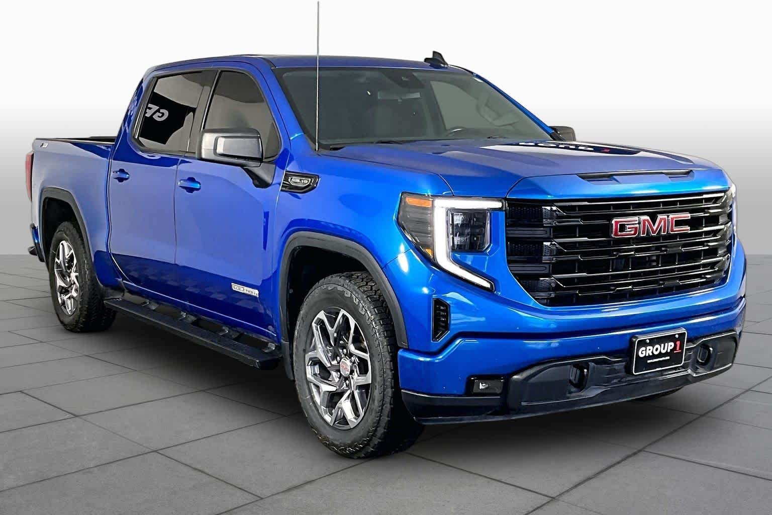 Used 2022 Dynamic Blue Metallic GMC Elevation image 3