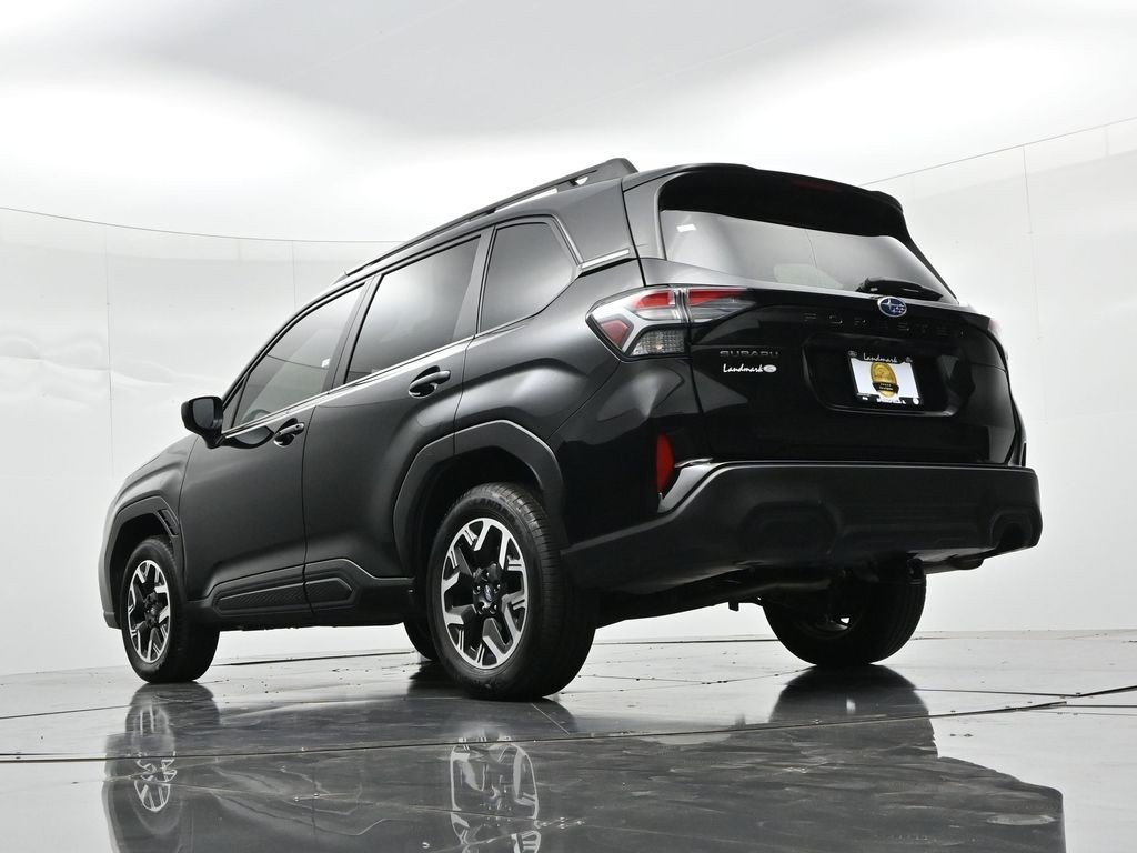 Used 2025 Crystal Black Silica Subaru Premium image 17