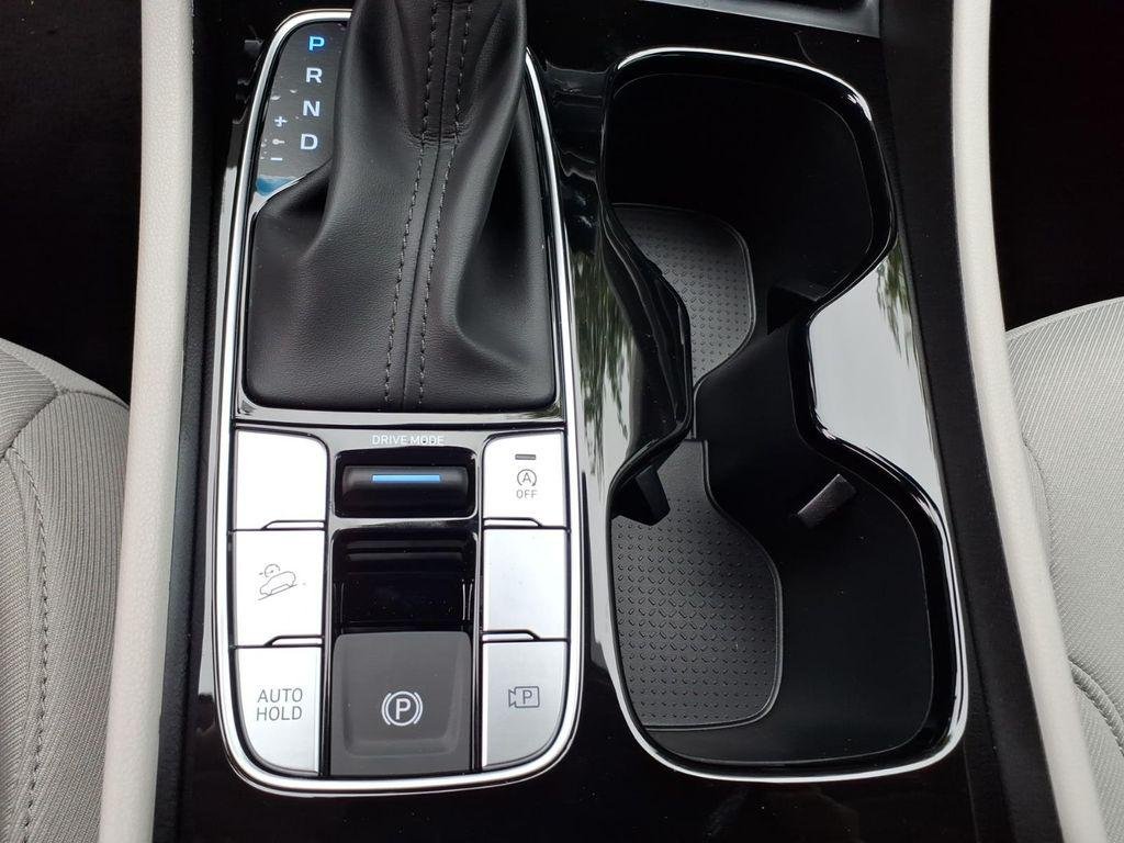New 2026 Black Hyundai SEL FWD image 21