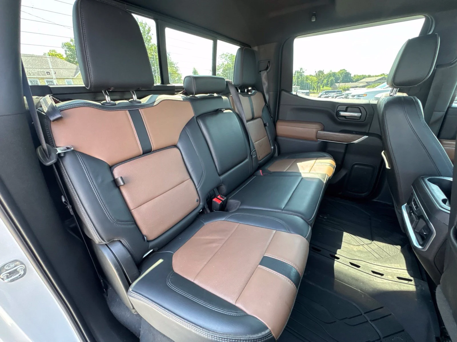Used 2020 Beige Chevrolet High Country image 34