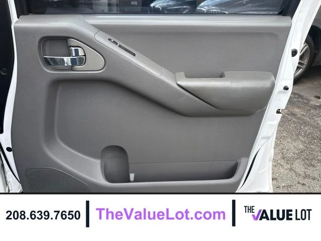 Used 2006 White Nissan SE image 12