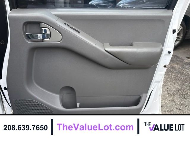 Used 2006 White Nissan SE image 12