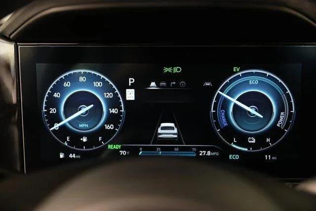 2025 Hyundai Elantra Limited - Photo 71
