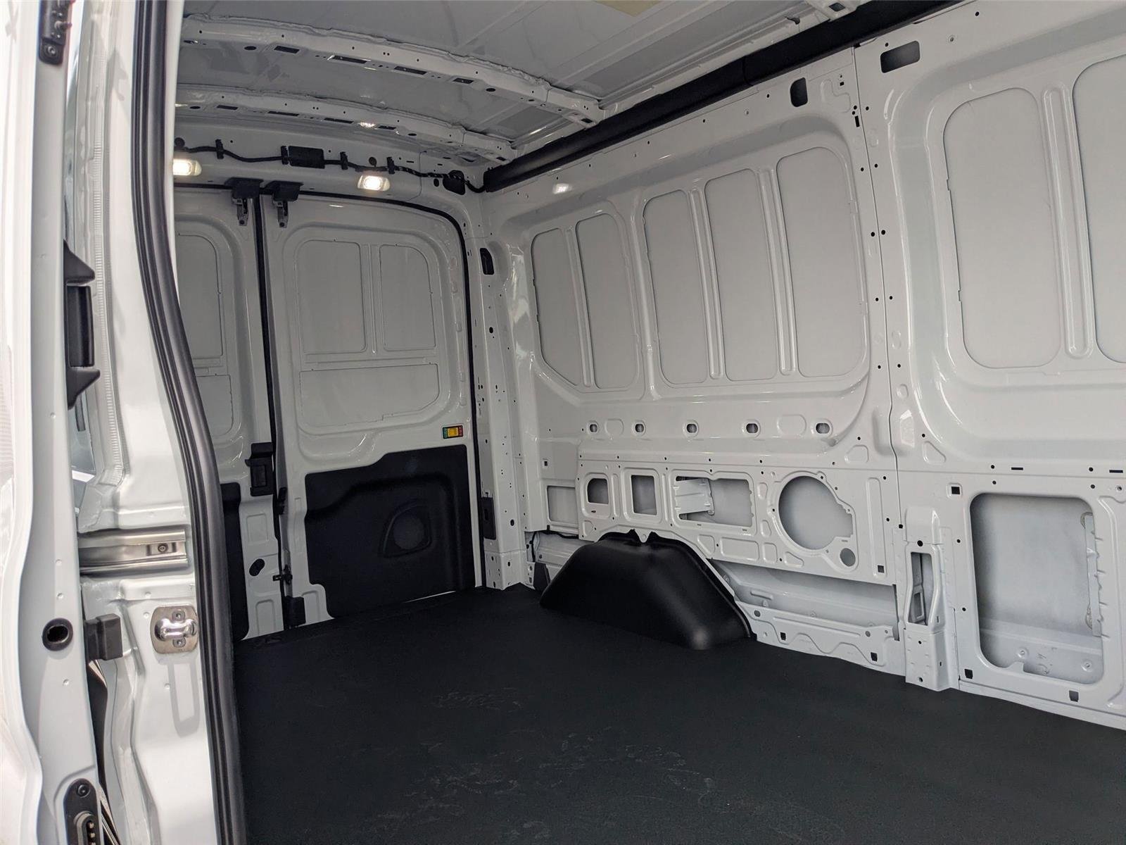 New 2026 Oxford White Ford T250 image 21