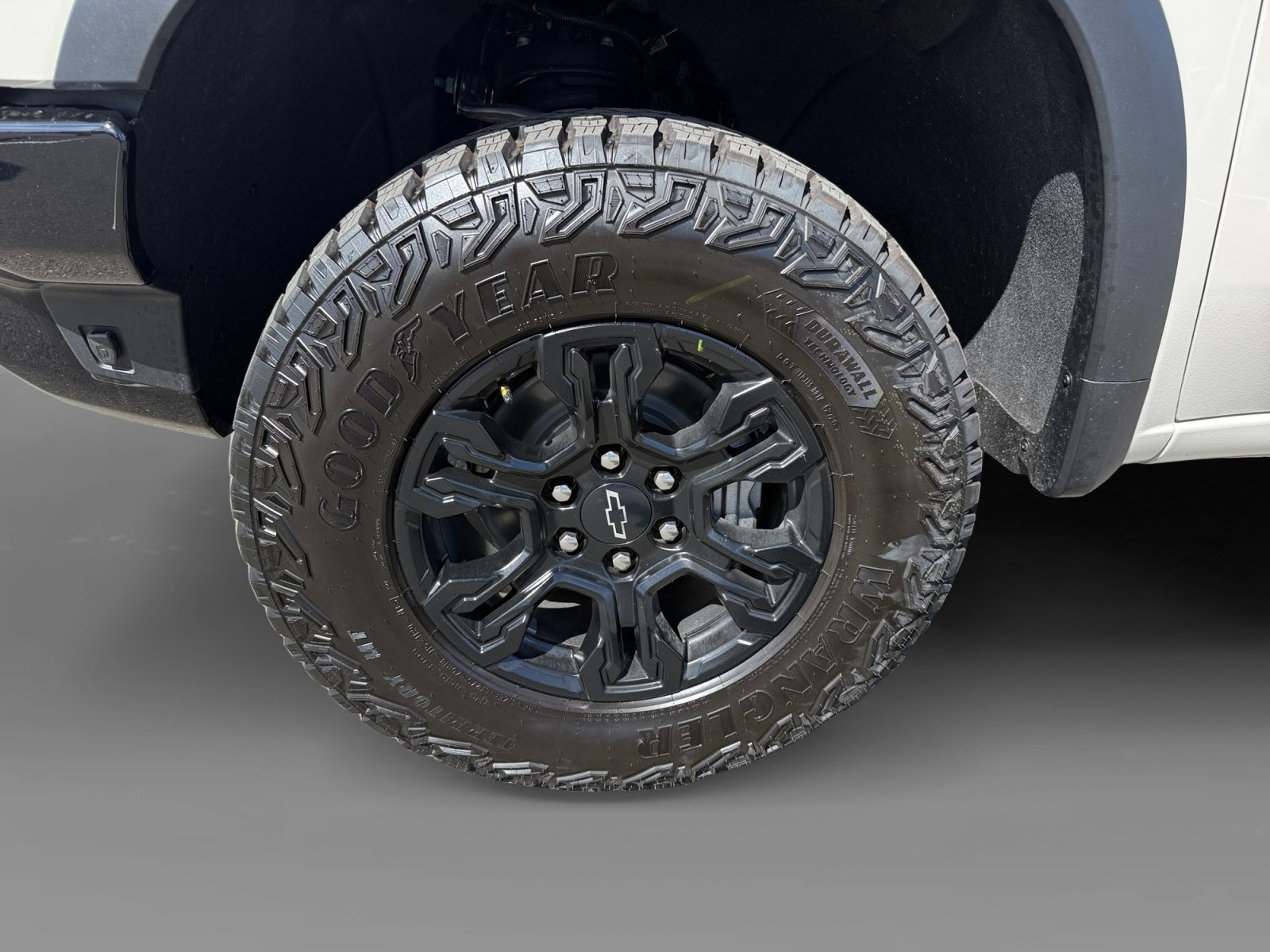 New 2026 White Sands Chevrolet ZR2 image 9