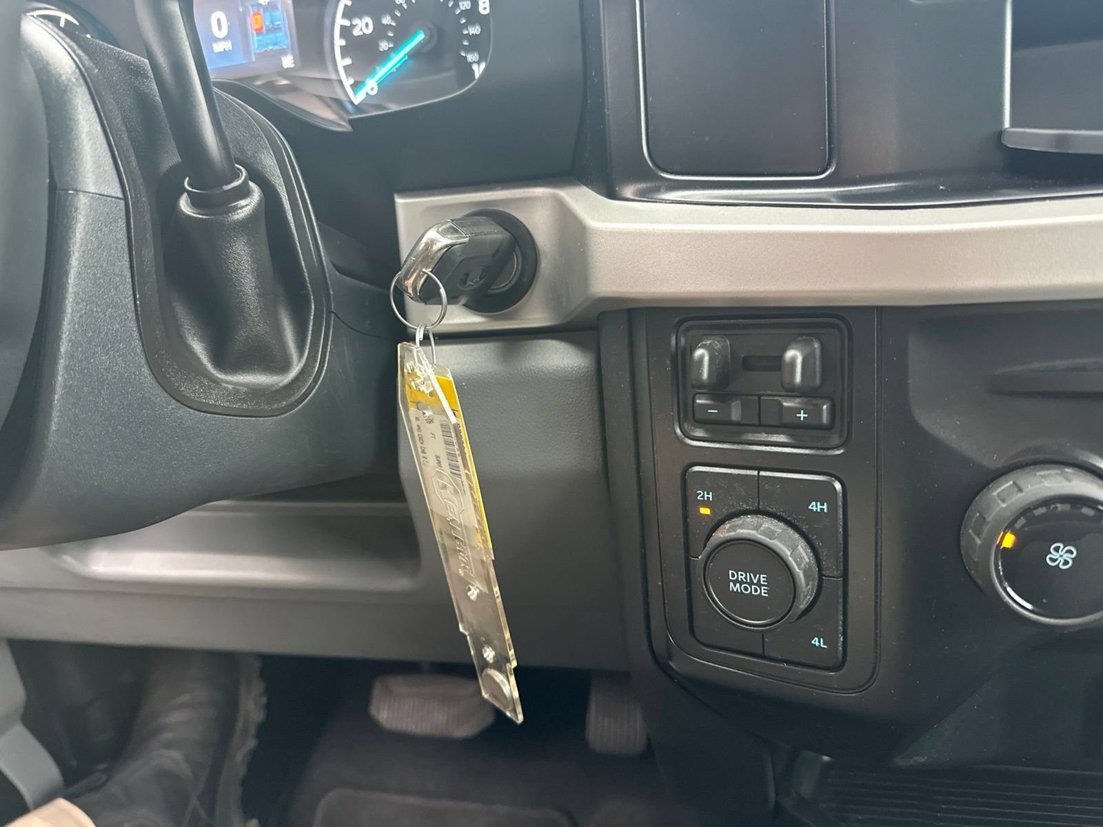 Used 2026 Oxford White Ford XLT image 24