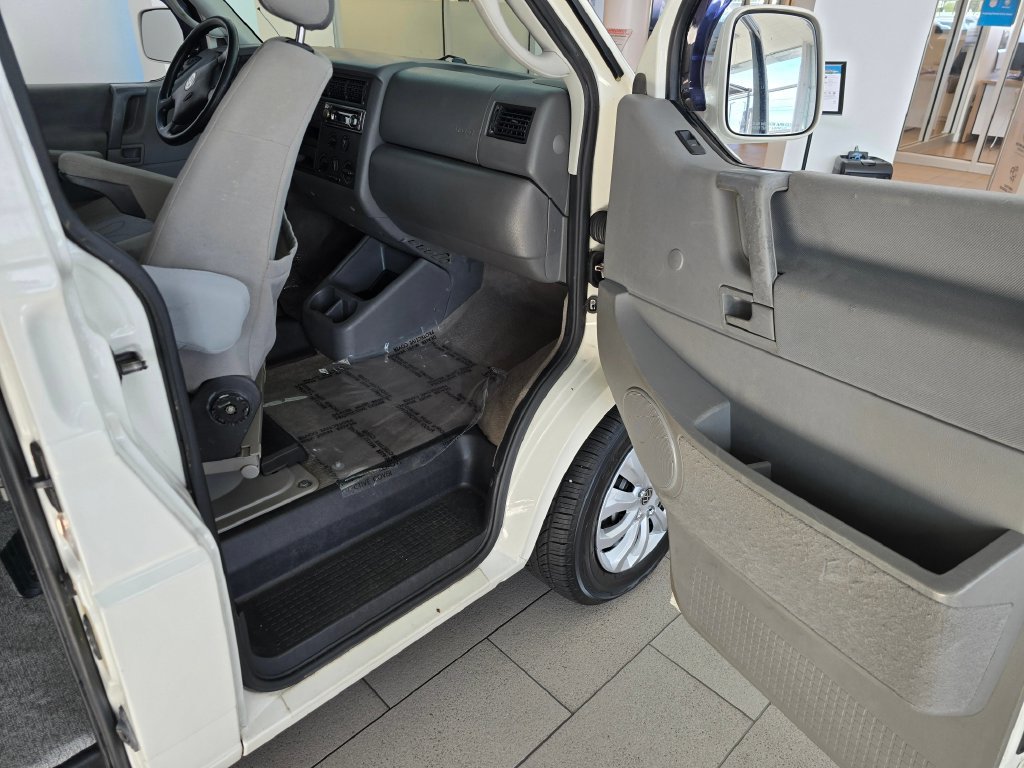 Used 2001  Volkswagen GLS image 10
