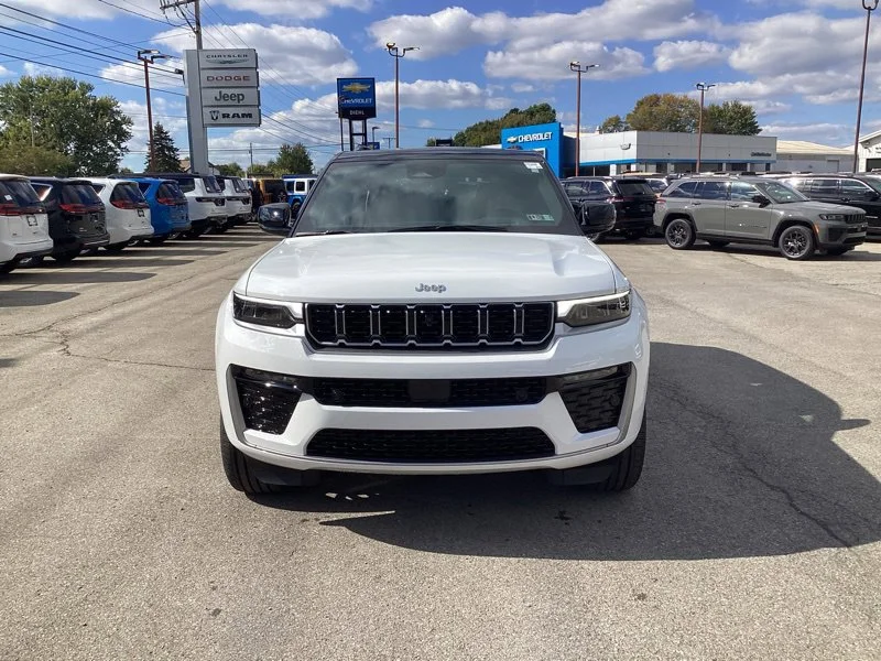 New 2027 Bright White Clearcoat Jeep Summit image 2