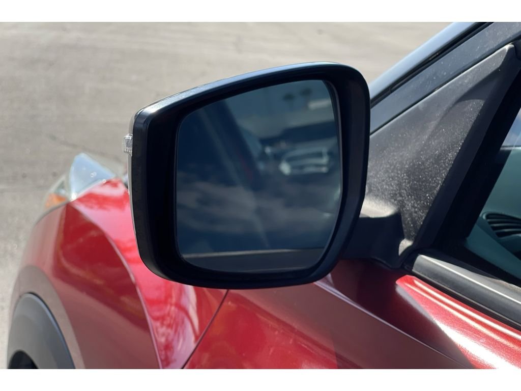 Used 2018 Cayenne Red/Super Black Nissan SR image 50