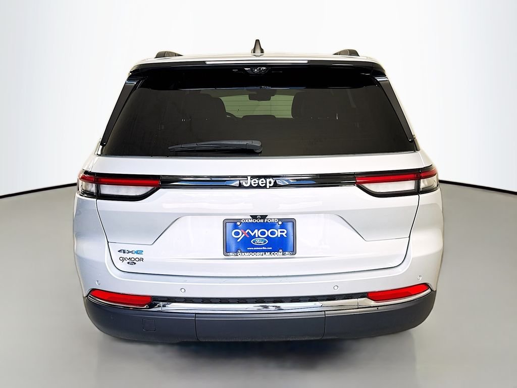 Used 2024 Silver Zynith Jeep 4xe image 12