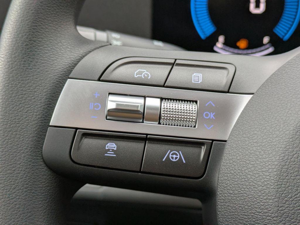 New 2026 White Hyundai SE FWD image 29