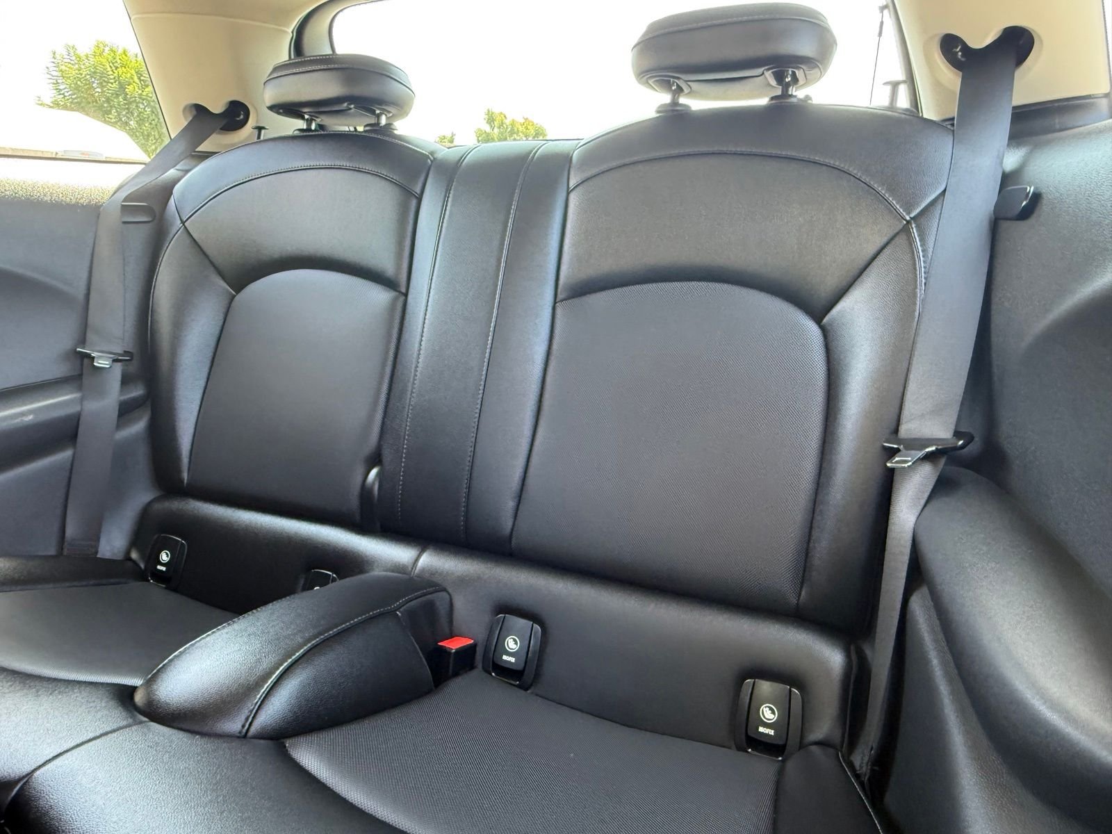 Used 2016 Blue MINI Base image 30