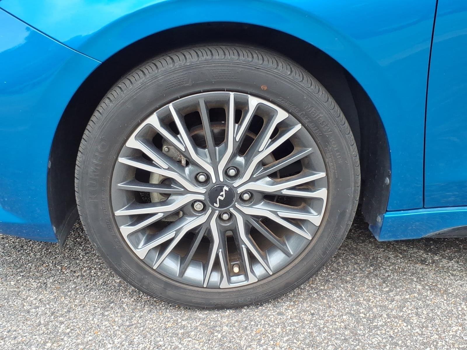 Used 2023 Sporty Blue Kia GT-Line image 4