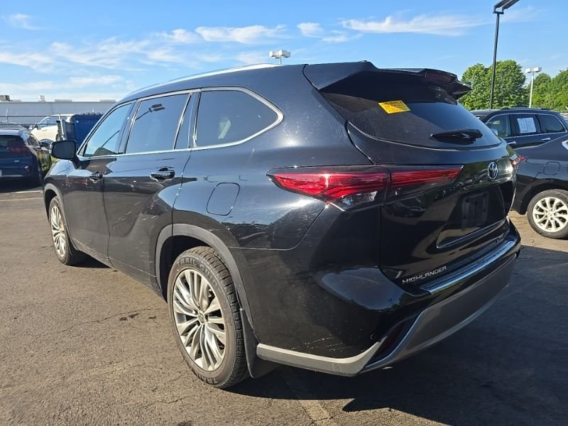 Used 2022 Black Toyota Platinum image 5