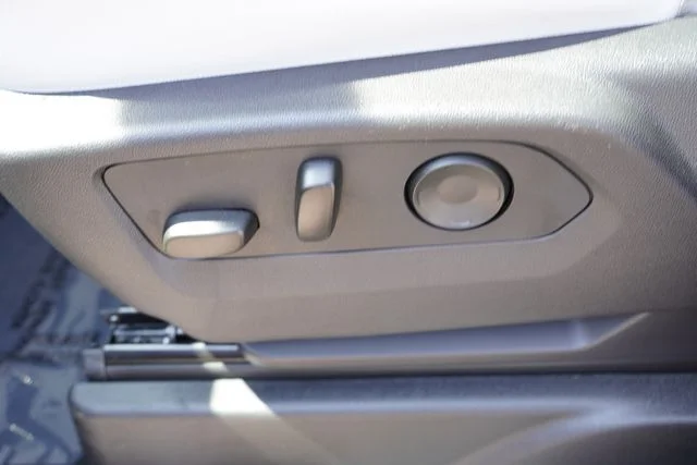 Used 2025 Black Chevrolet Premier image 30