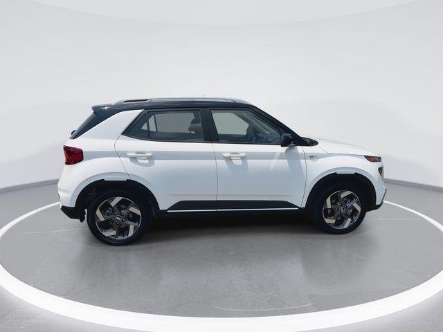 New 2026 White Hyundai SEL w/Two-Tone Roof image 9