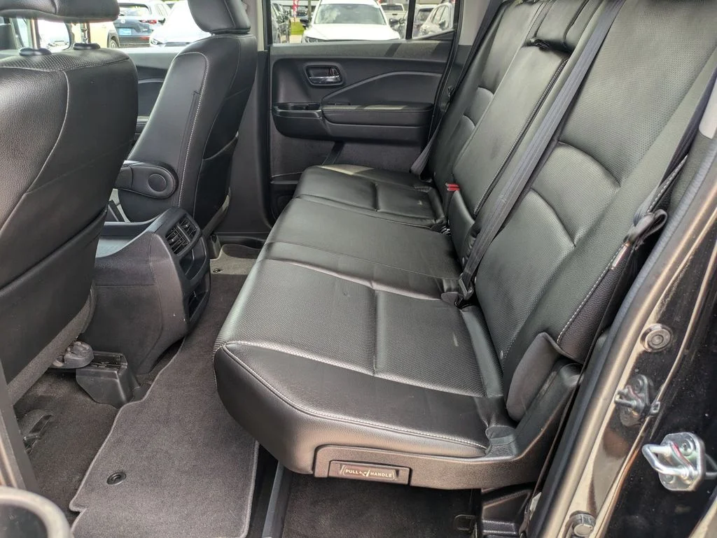 Used 2023 Black Honda RTL image 19