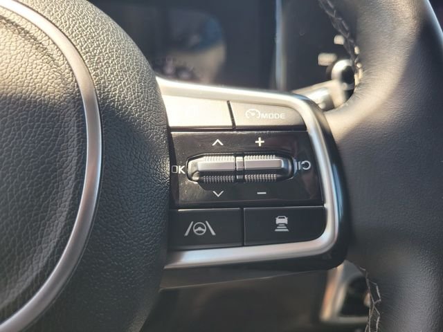 Used 2021 Beige Kia SX image 27