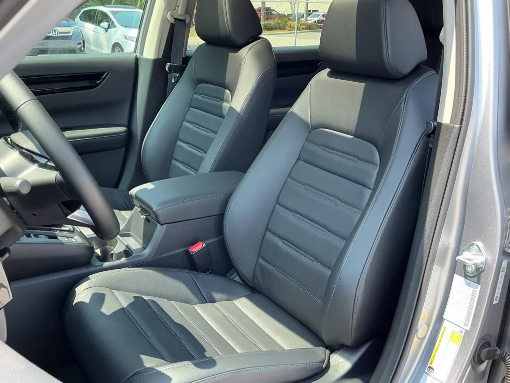 Used 2026 Silver Honda EX-L image 28