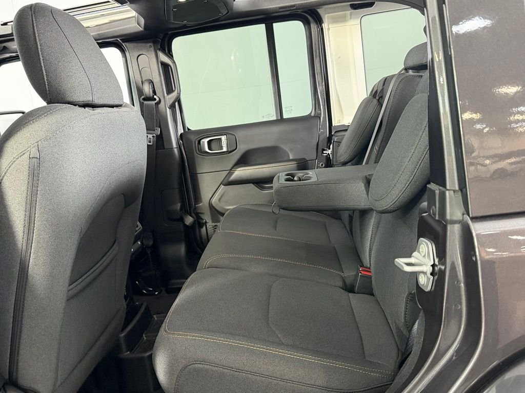 Used 2025 Crystal Metallic Jeep Sahara 4xe image 25