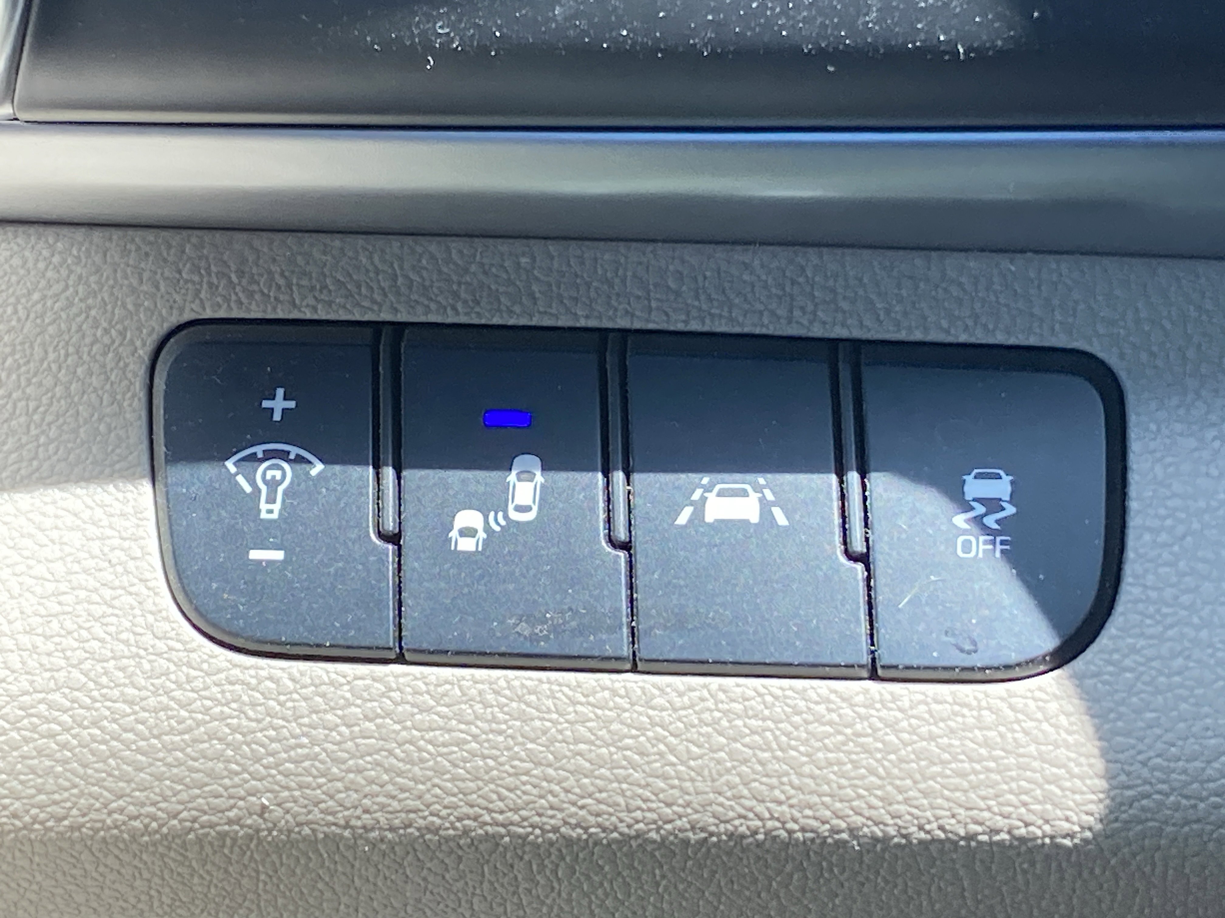Used 2019 Scarlet Red Hyundai SEL image 12