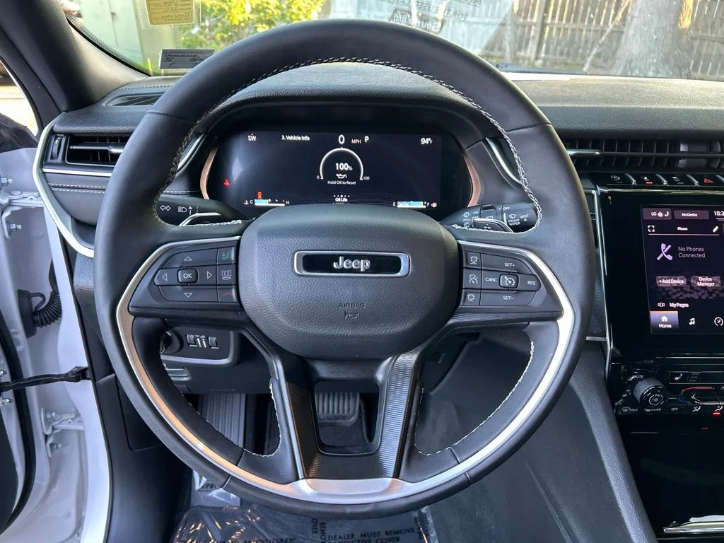 Used 2025 White Jeep Altitude X image 15