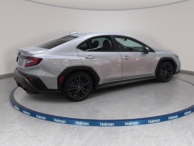 Used 2023 Ice Silver Metallic Subaru Limited image 6