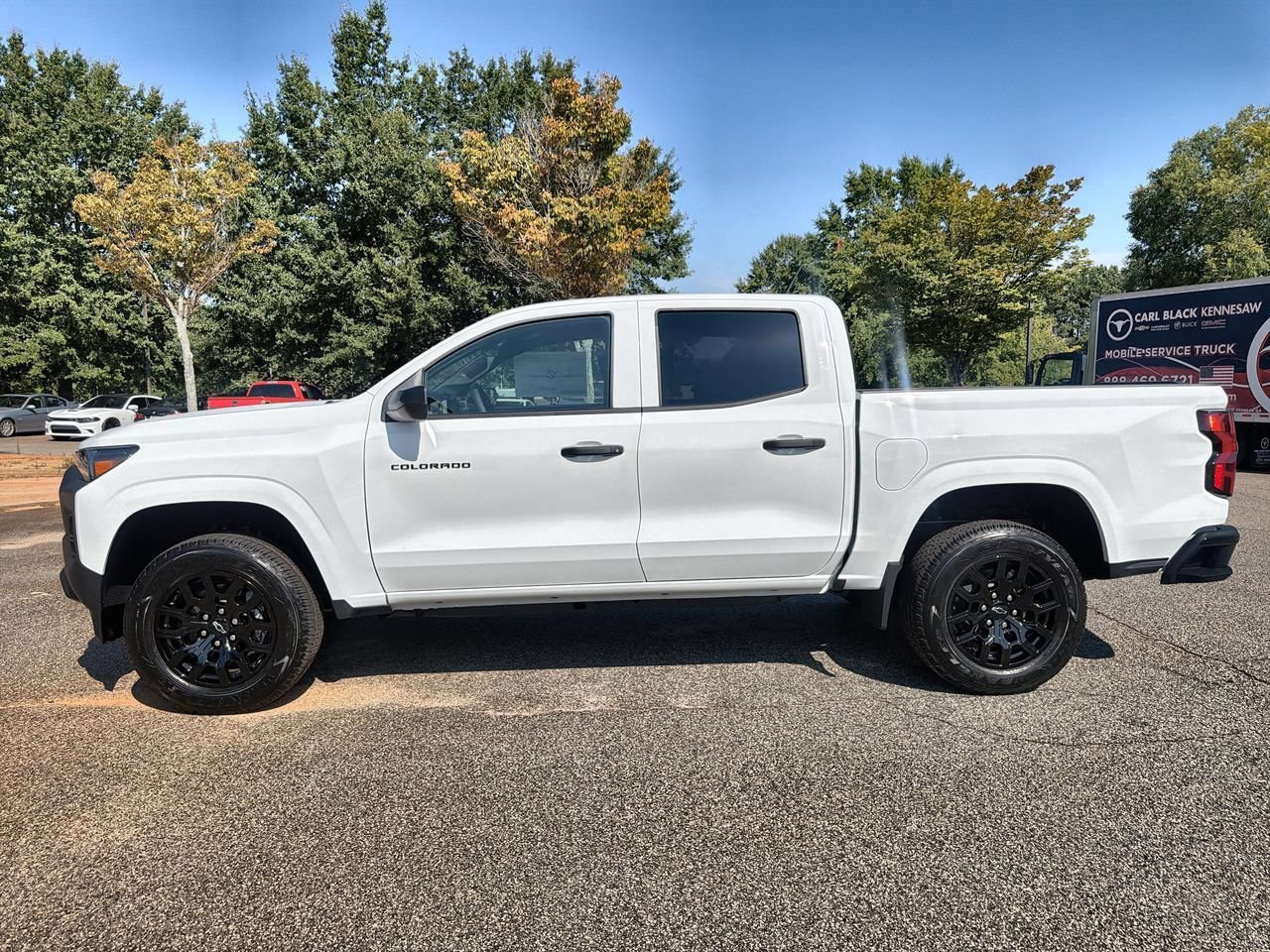 New 2026 Summit White Chevrolet WT image 5