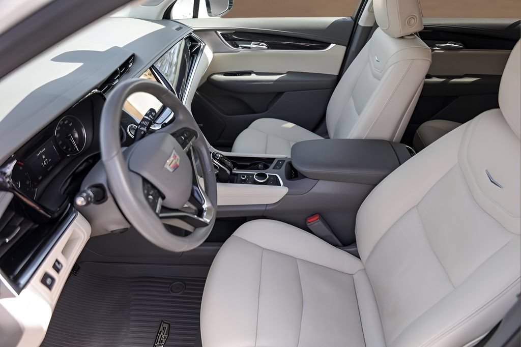 Used 2023 CRYSTAL WHITE TRICOAT Cadillac FWD Premium Luxury image 9