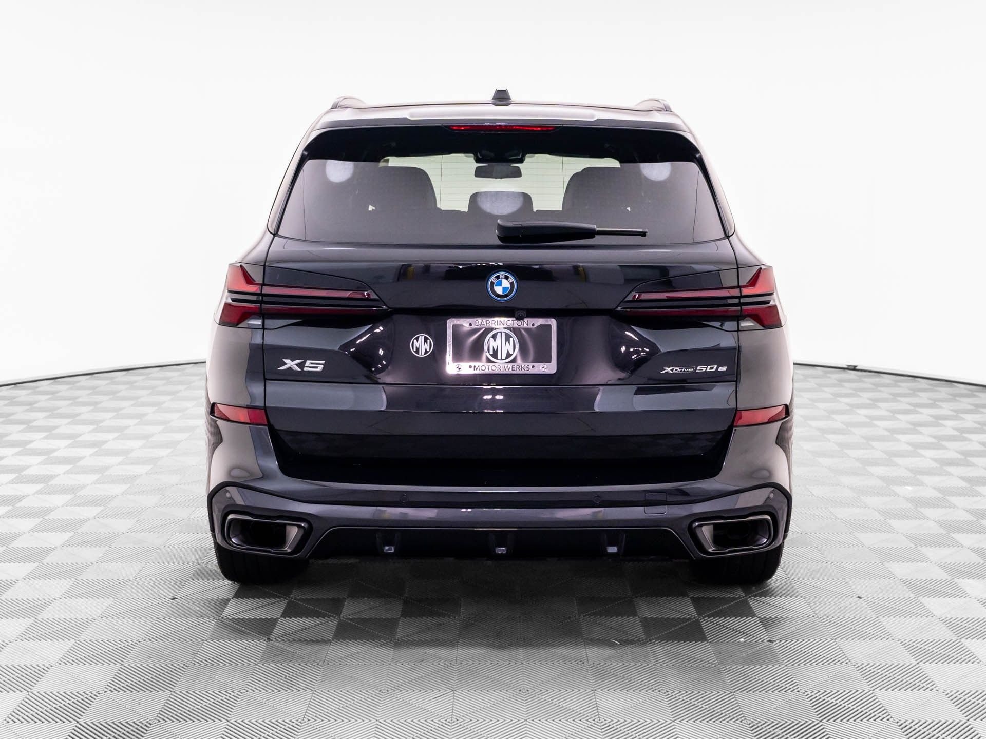 Used 2026 Black BMW xDrive50e image 4