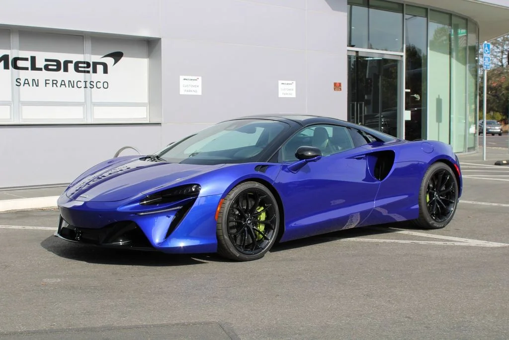 Certified Used 2025  McLaren Performance image 41