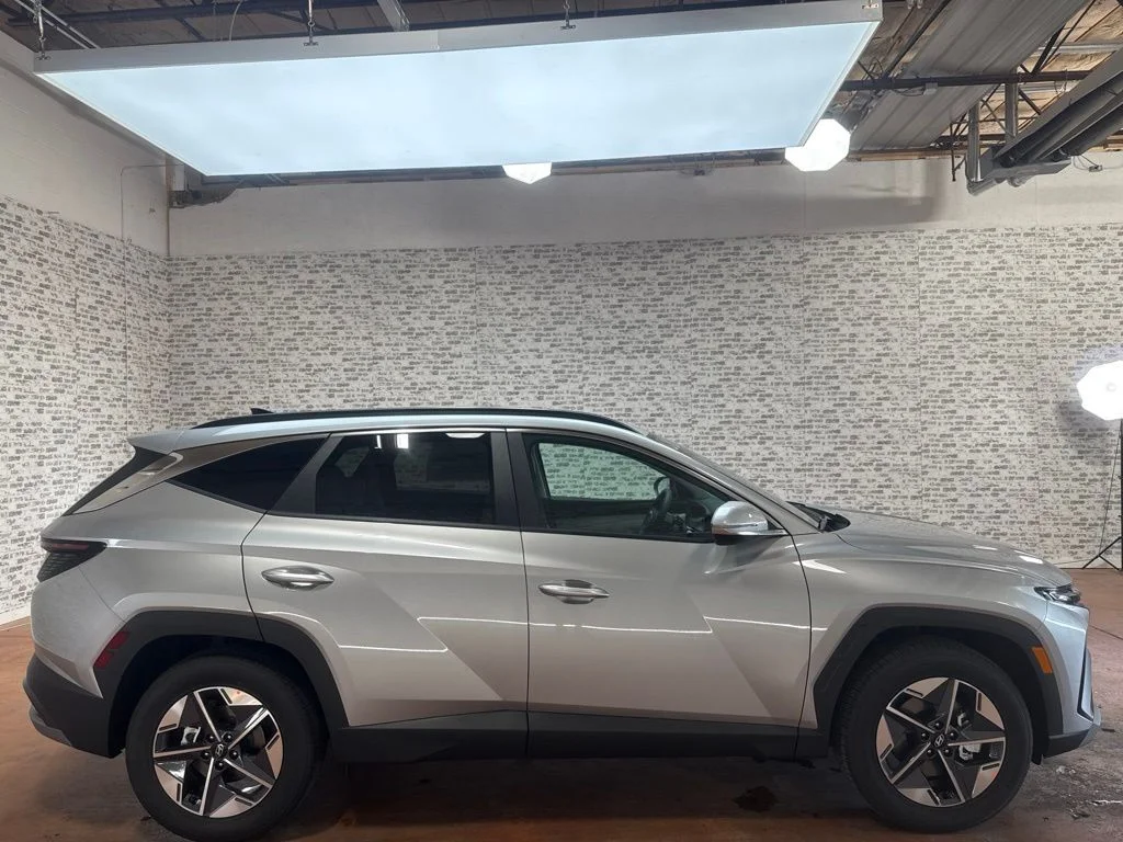 New 2026 Shimmering Silver Hyundai SEL Premium image 8