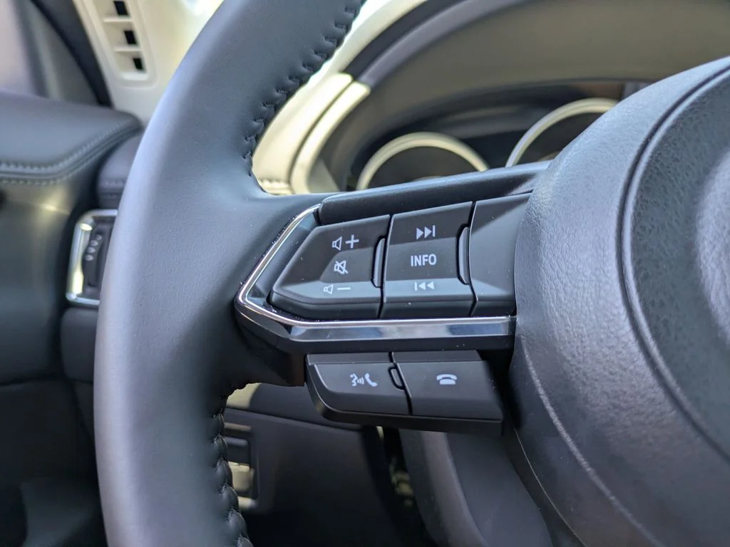Used 2025 Platinum Mazda 2.5 S Select Package image 23