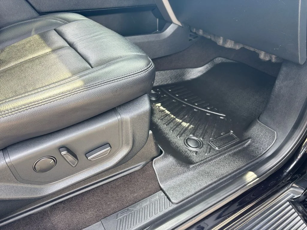 Used 2020 Black Ford XLT image 53