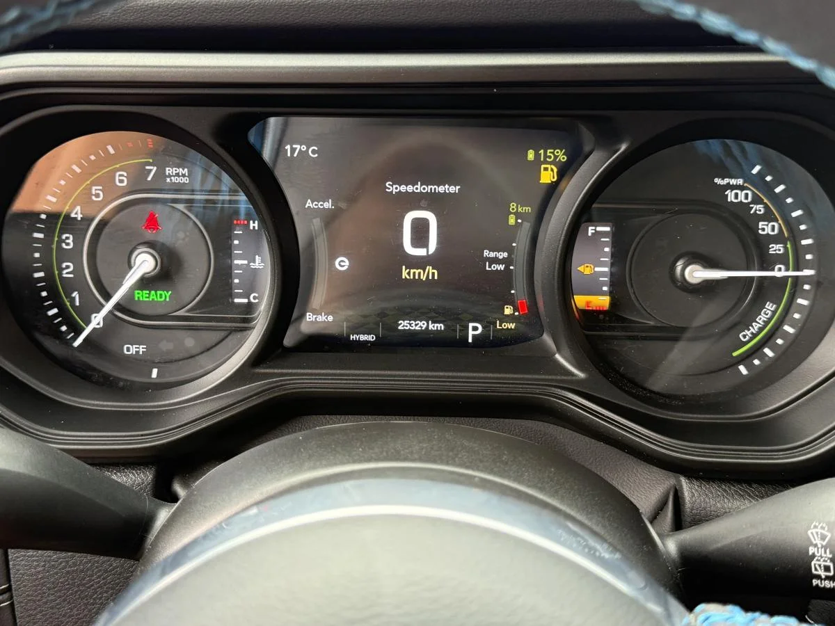 Used 2024 Silver Jeep High Altitude image 29